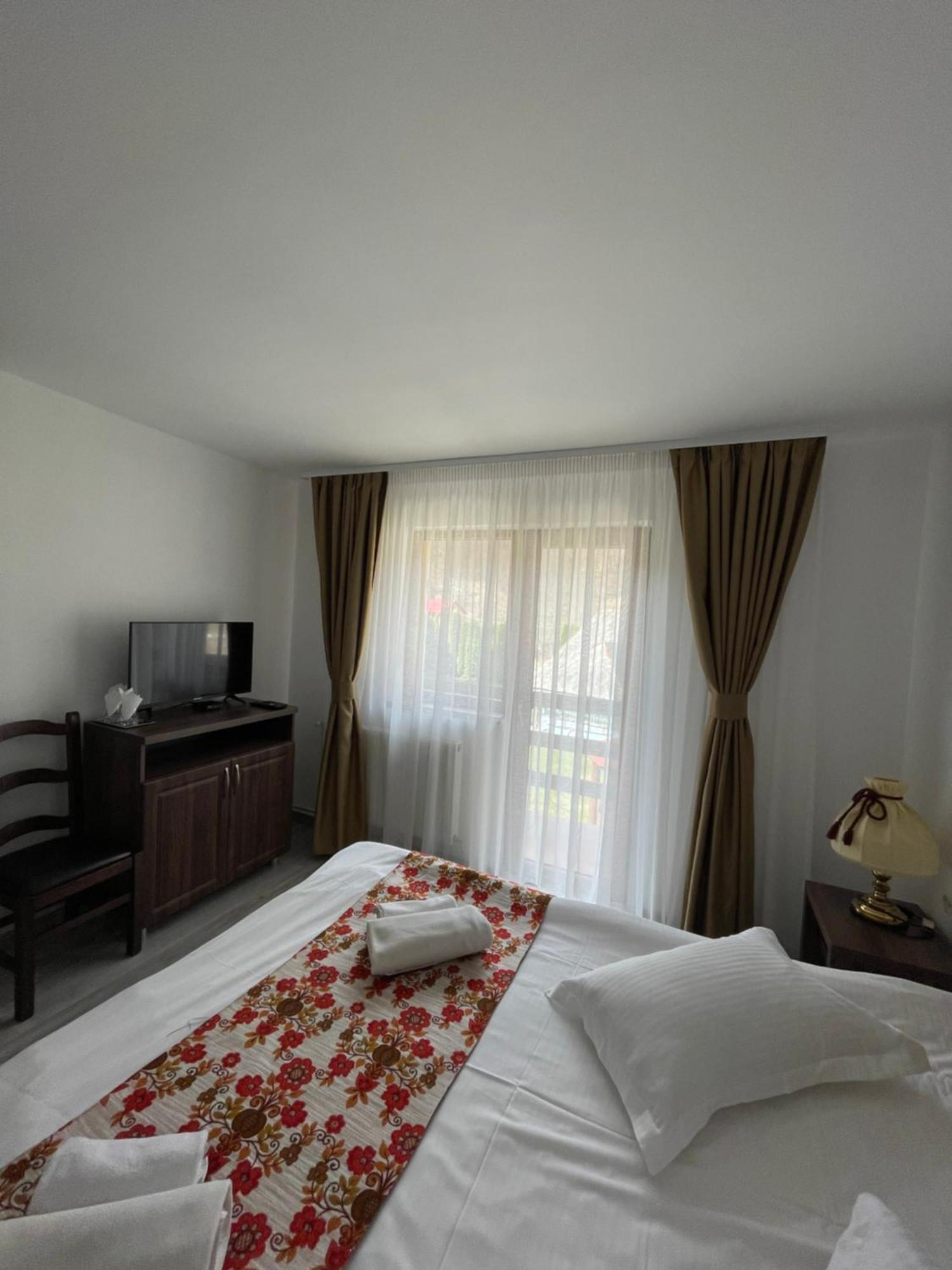 Green Mountain Resort Scrind-Frăsinet 外观 照片